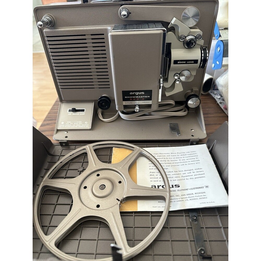 Argus Showmaster 500-A Movie Projector w/ Cover, Reel & Manual Turns On 8MM